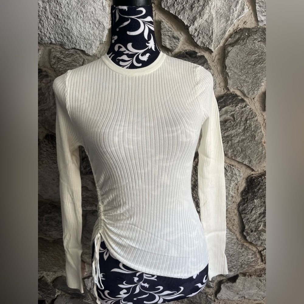 NWT Forever 21 White Sweater M
